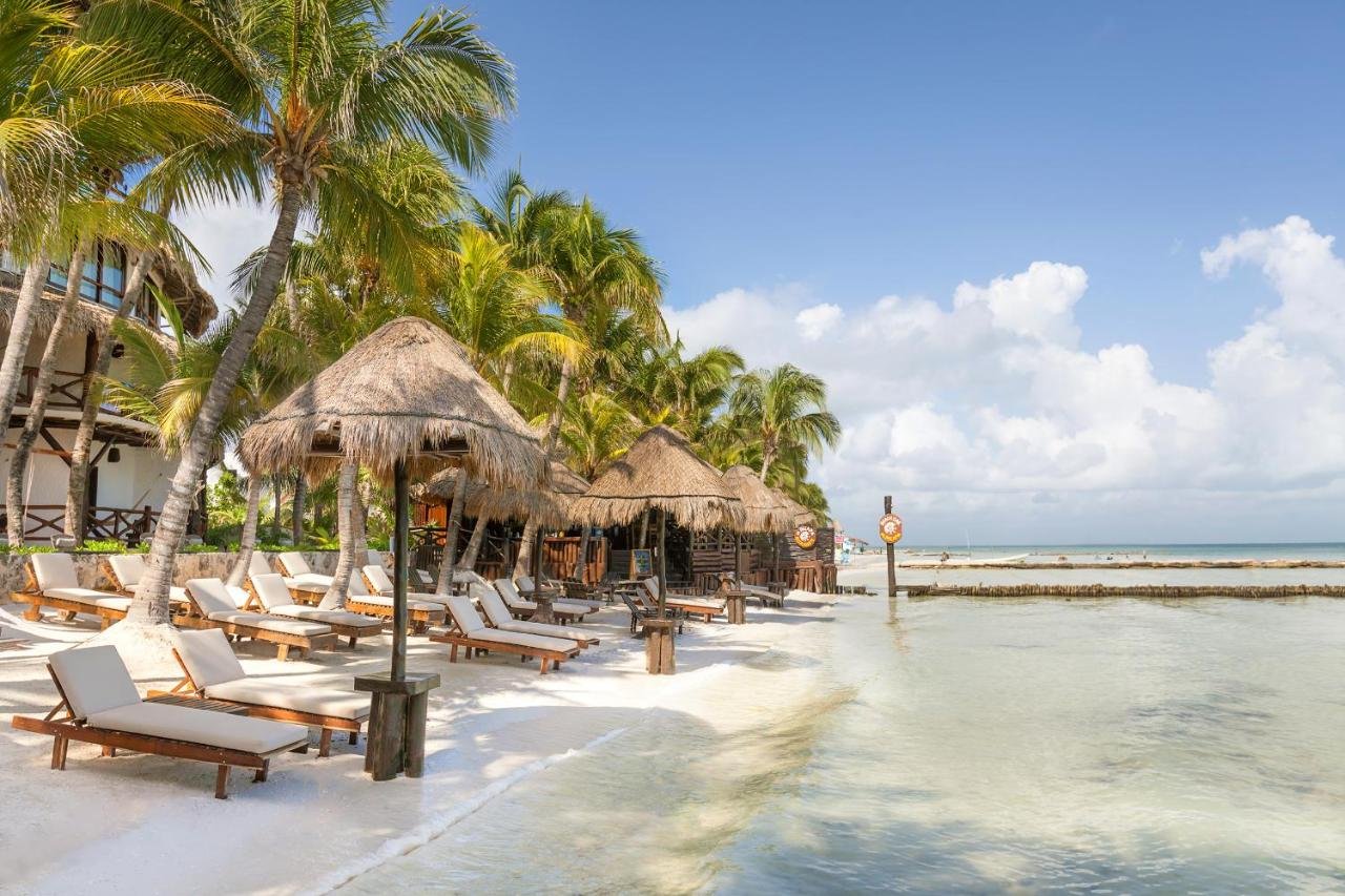 Beachfront Hotel La Palapa